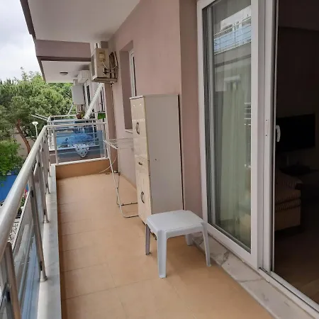 Cozy Apart In City Center Good Location @ *